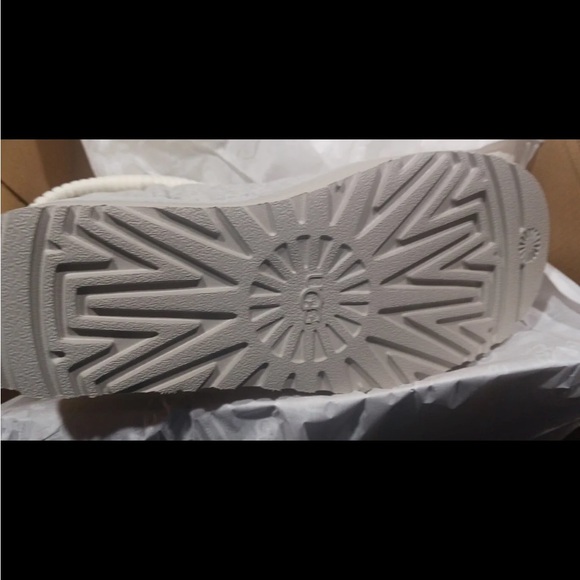 Womend Ugg Classic Mini Platform Felted Boot Sz 7 With box - Picture 8 of 9